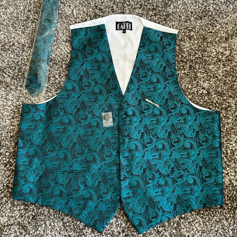 New Mens 3 Piece Paisley Turquoise Tuxedo Set:Vest,Tie, and Clip Size 3XL Long
